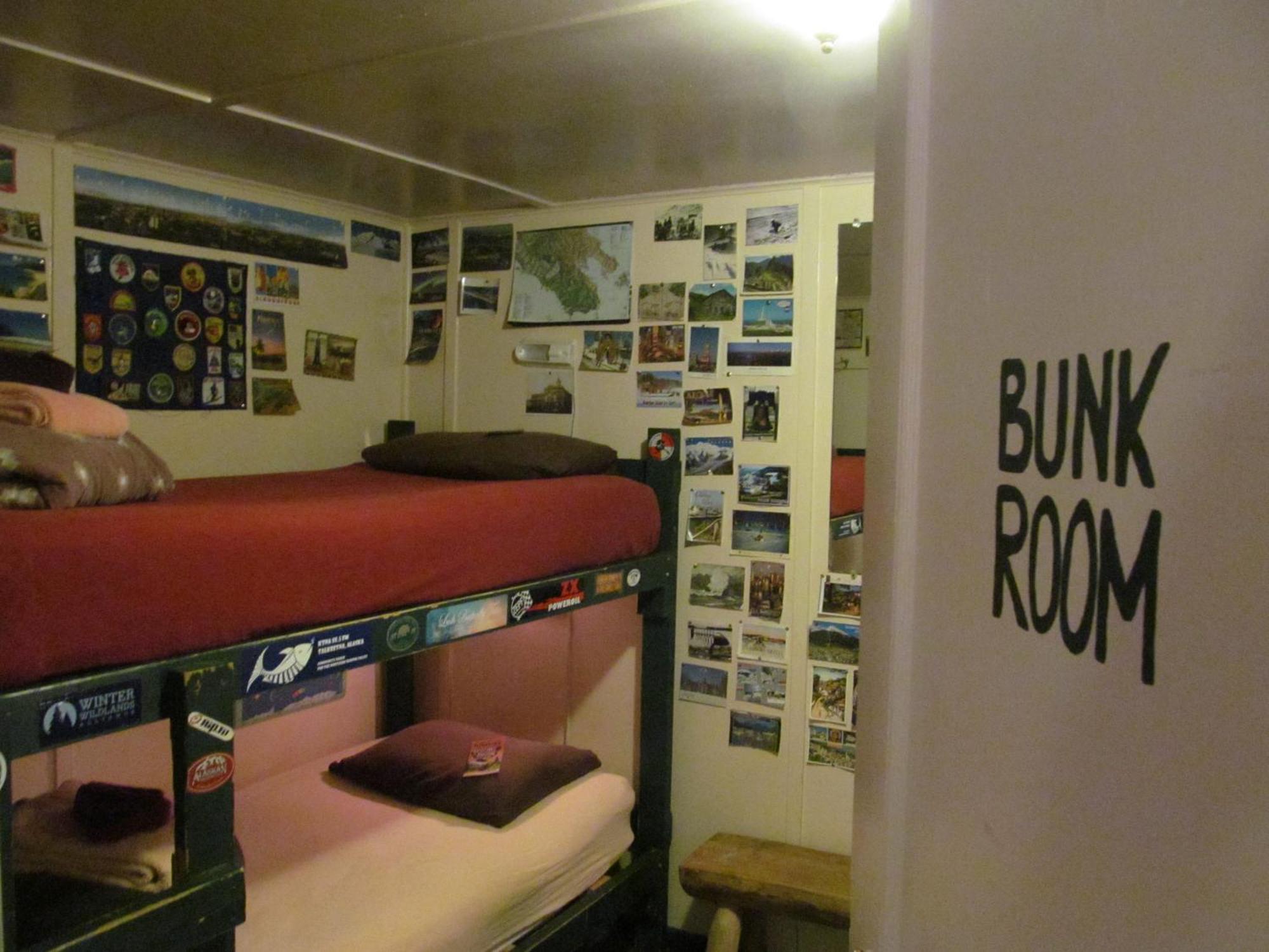 Talkeetna Roadhouse Hotel Room photo